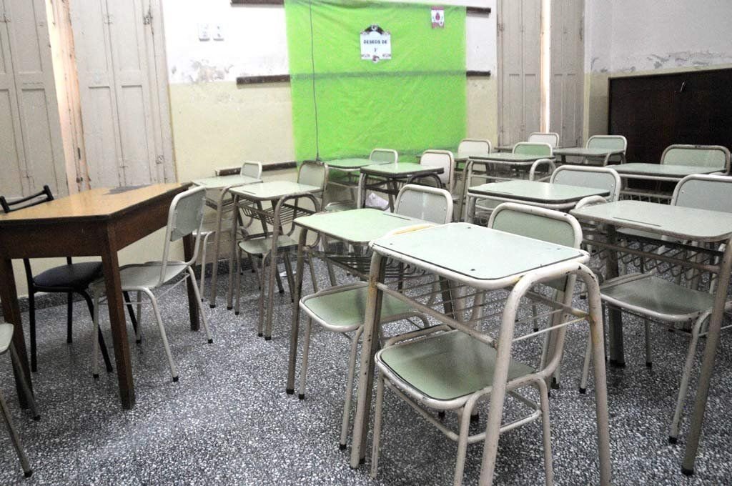 Lee más sobre el artículo No arrancan las clases: Lunes y Martes paro provincial de los docentes