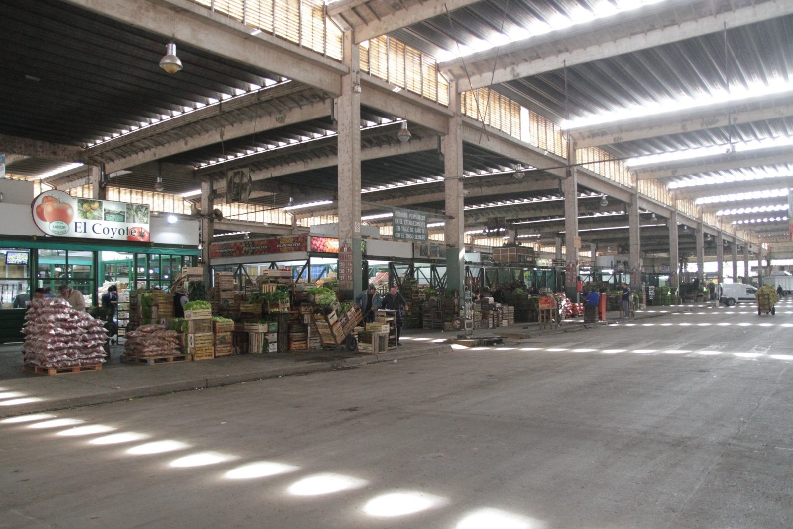 Lee más sobre el artículo Cosa de locos: En el mercado de abasto de Santa Fe, atienden a los clientes ceresinos como portadores de «coronavirus»