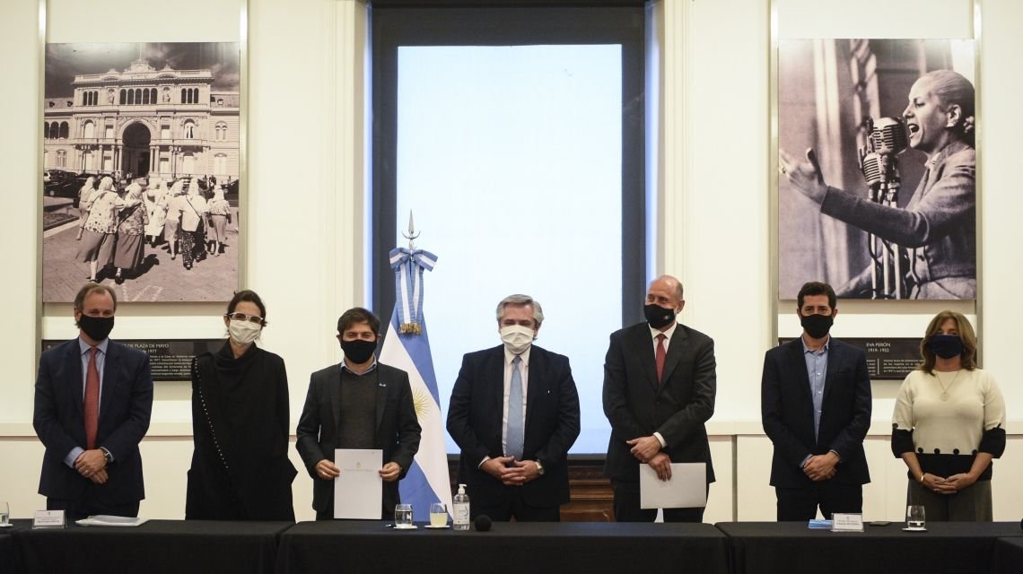 En este momento estás viendo Perotti firmó convenio con Nación para desarrollar los programas Argentina Construye y Argentina Construye Solidaria