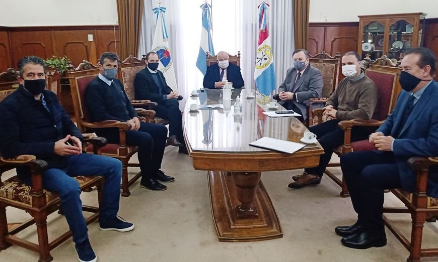 En este momento estás viendo Senadores del Interbloque de la UCR, se reunieron con el Presidente de la CSJ, Dr. Rafael Gutiérrez
