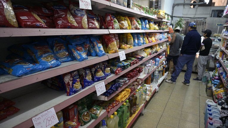 Lee más sobre el artículo Terminaron los precios máximos: Se autorizó la suba de precios de hasta un 9 % en alimentos