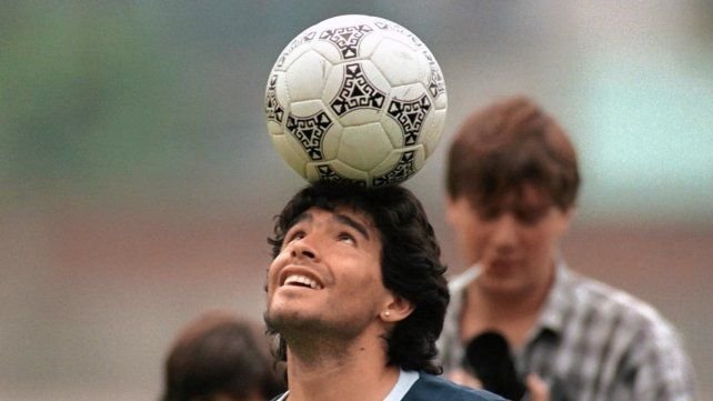 Lee más sobre el artículo Presentan proyecto para instituir la fecha de nacimiento de Maradona como Día Nacional del Fútbol