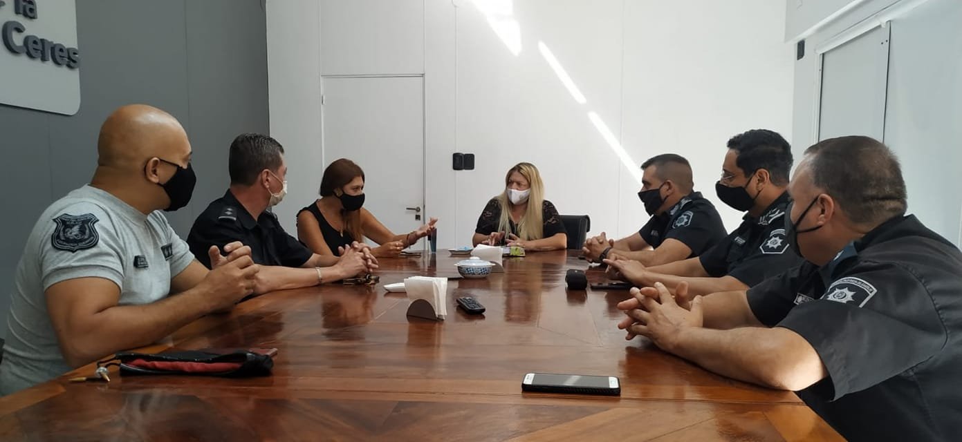 Lee más sobre el artículo La Intendente Dupouy se reunió con la cúpula policial de la UR XIII y comisaría local