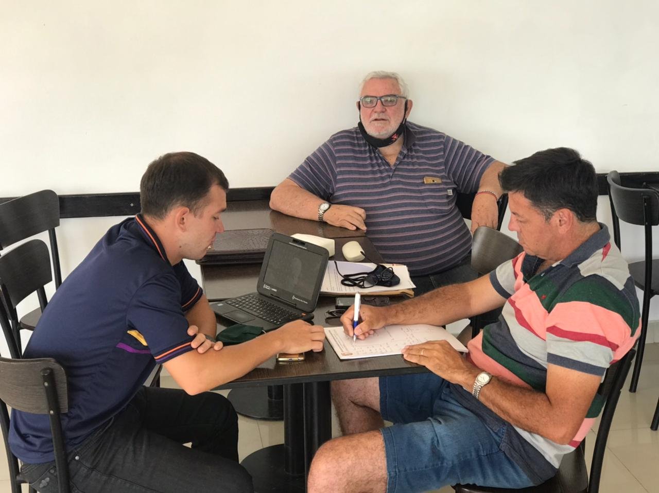 Lee más sobre el artículo Noroeste: Reunión de Lopez y Costamagna con el presidente del colegio de árbitros