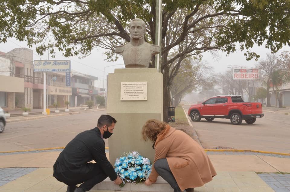 Lee más sobre el artículo El Gobierno de la Ciudad recordó el dia de la Bandera y la gesta del General Manuel Belgrano