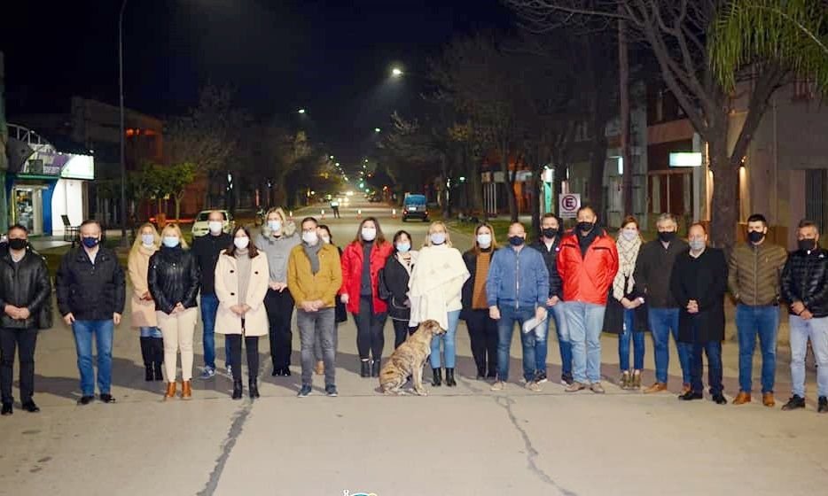 Lee más sobre el artículo Inauguraron iluminación led sobre las avenidas 25 de Mayo y 9 de Julio de la ciudad de San Guillermo