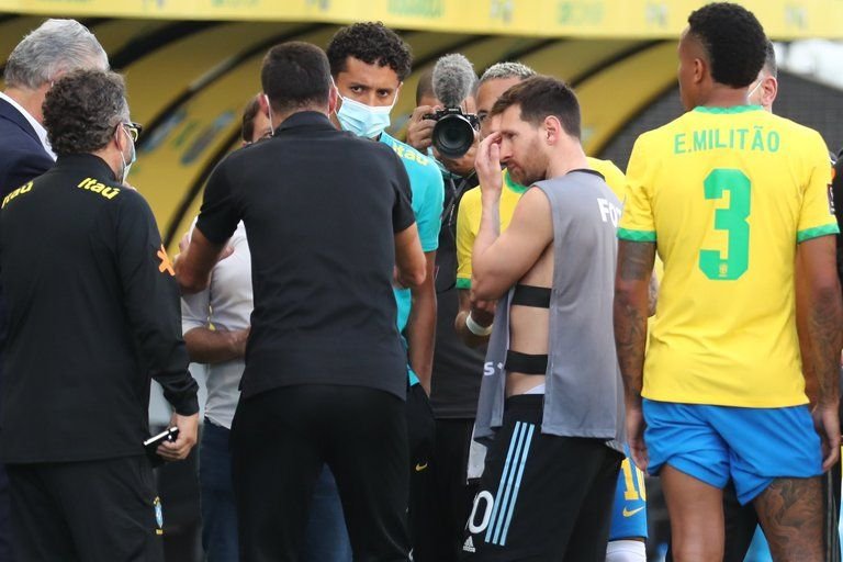Lee más sobre el artículo El comunicado oficial de Conmebol luego de la escandalosa suspensión del partido entre Brasil y Argentina