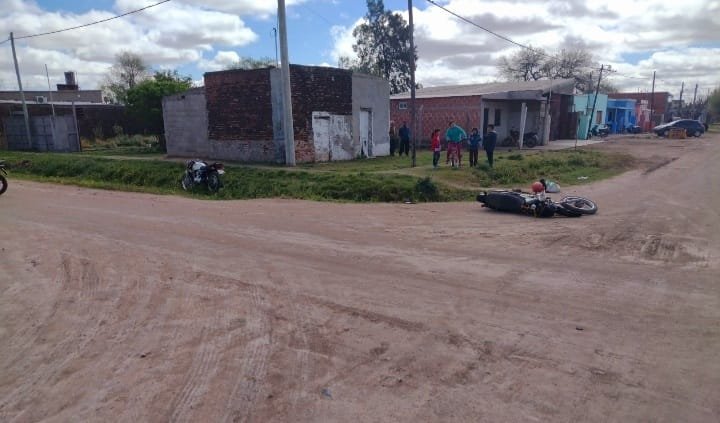 En este momento estás viendo Ceres: Lesiones a determinar en dos motociclistas que colisionaron en B° Quilmes
