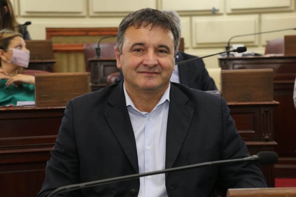 Marcelo Gonzalez: «Si la provincia le paga lo que le debe a comunas y municipios radicales, Diputados le aprobará el presupuesto»