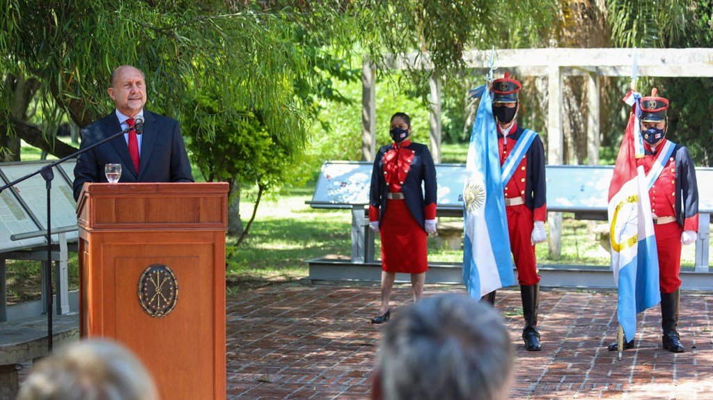 En este momento estás viendo El gobernador Perotti encabezó el acto por el 448° Aniversario de la Fundación de la Ciudad de Santa Fe