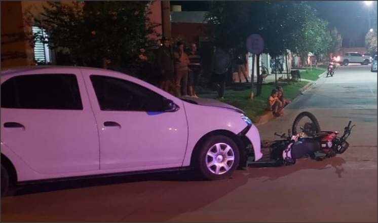 Lee más sobre el artículo Villa Trinidad: Un automóvil colisionó una motocicleta