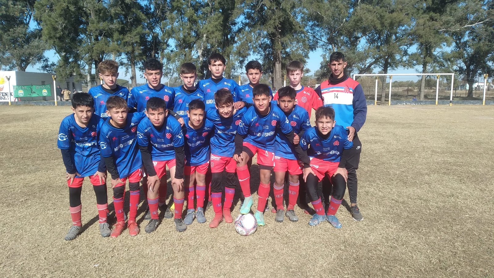 Lee más sobre el artículo Unión Arrufó: Exitosa «2° edición» del torneo de fútbol infantil «Biyo» Varela