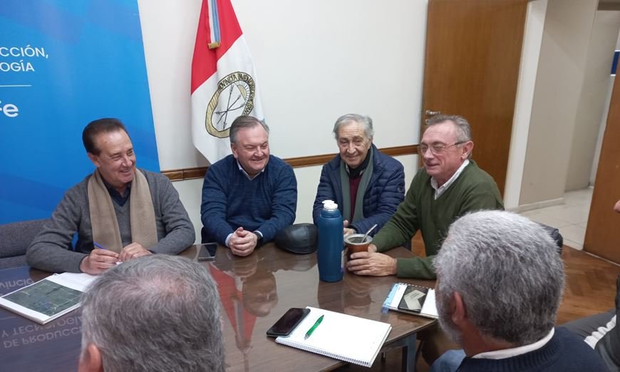 Lee más sobre el artículo Michlig y González mantuvieron una reunión con el Ministro Costamagna por obras de infraestructura
