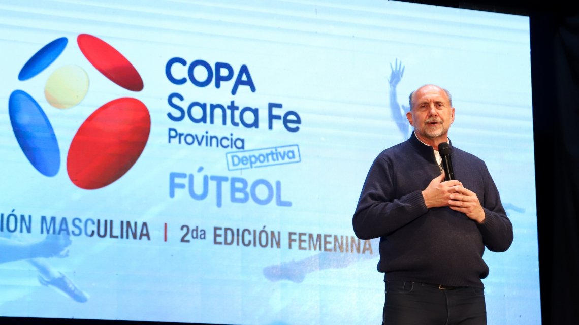 Lee más sobre el artículo Perotti presentó la Copa Santa Fe de fútbol en Rafaela, y se puso en marcha