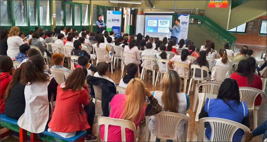 Lee más sobre el artículo La campaña educativa de la EPE llegó a Ceres en escuela 413