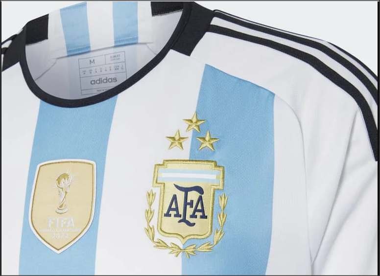 Lee más sobre el artículo ADIDAS confirmó que el lunes 26 estará a la venta la nueva camiseta de la Selección Argentina