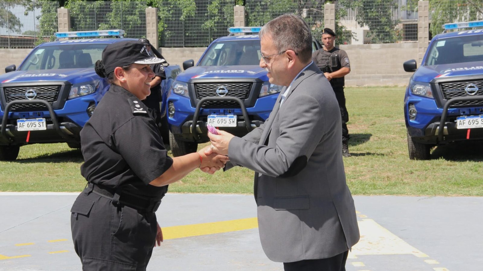 Lee más sobre el artículo Entregaron camionetas ok para la policia