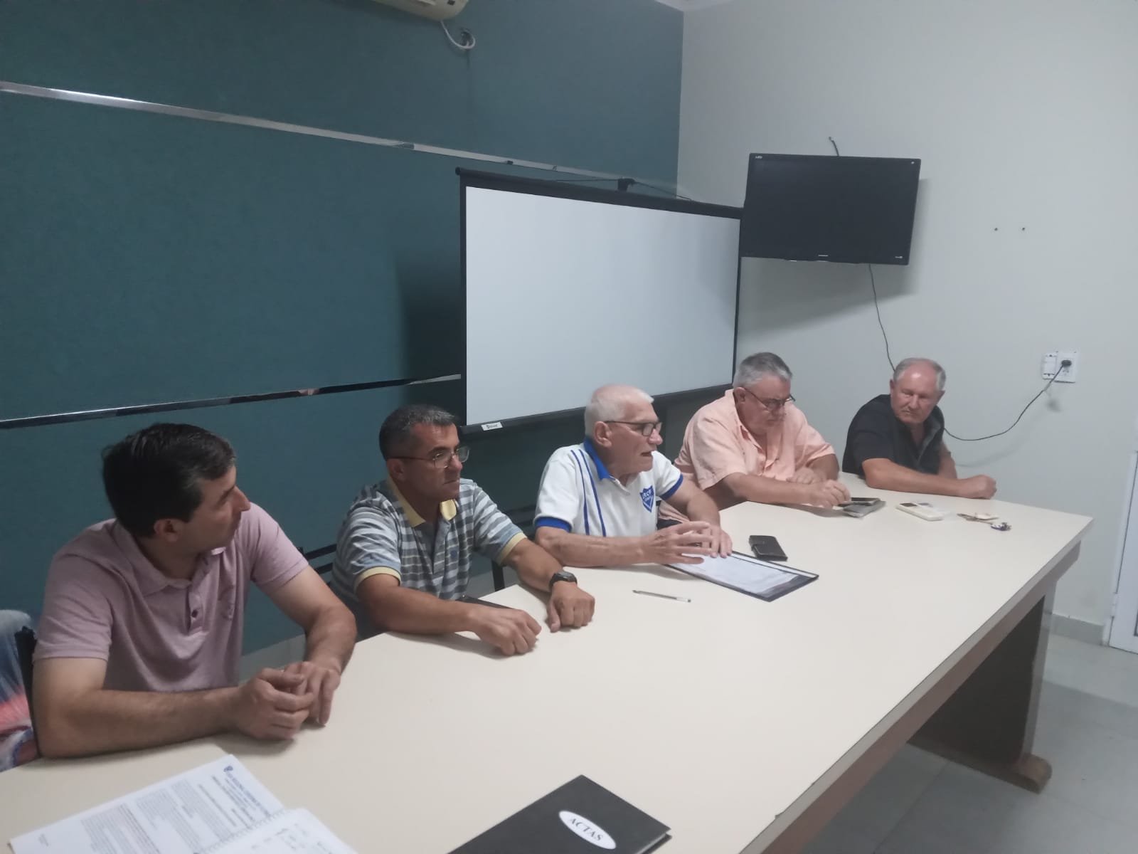 En este momento estás viendo La Asamblea de la Ceresina pasó a cuarto intermedio