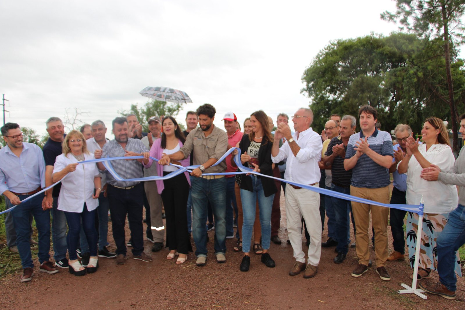 Lee más sobre el artículo La Provincia inauguró una nueva traza de caminos de la ruralidad en San Guillermo