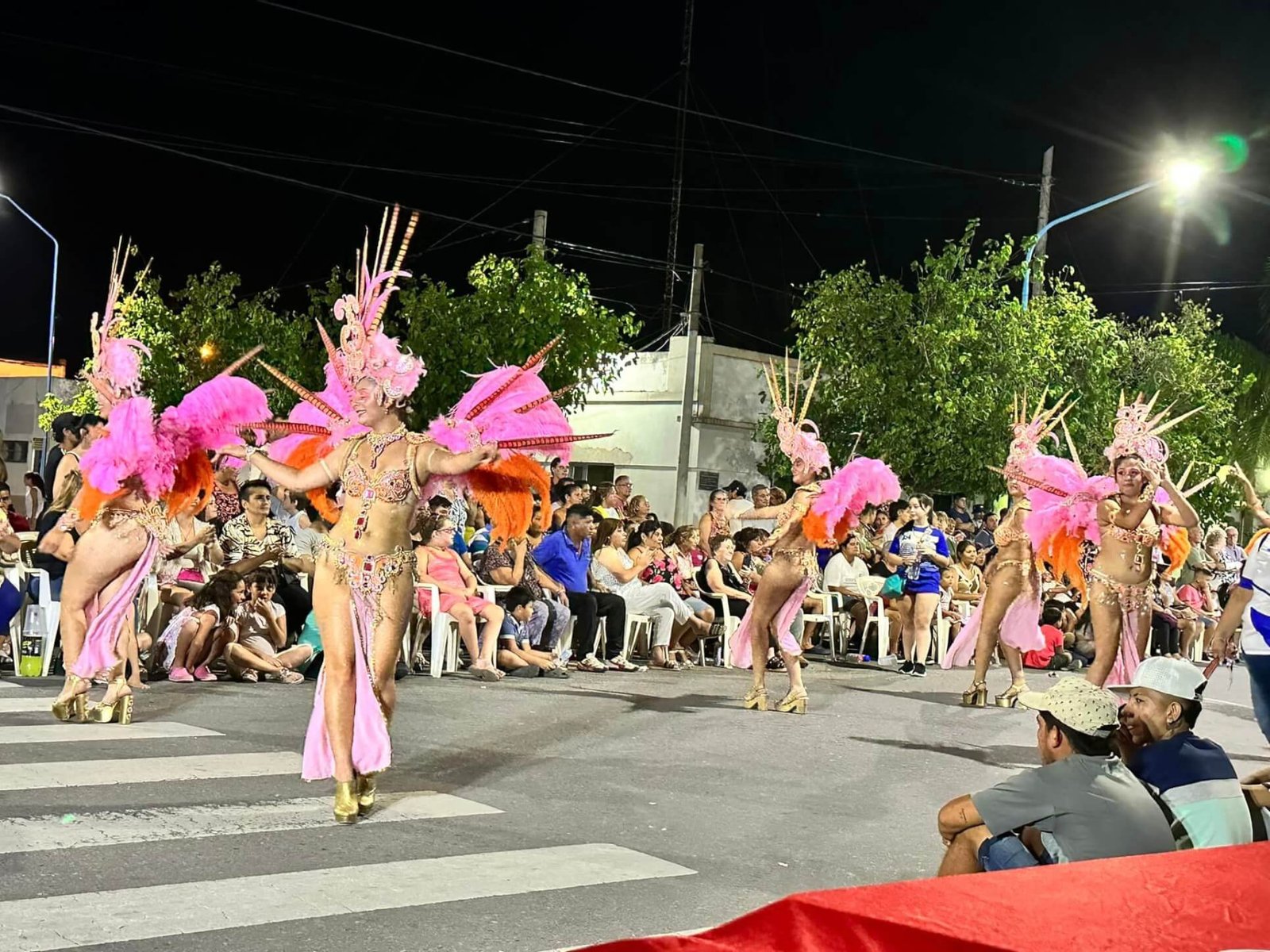 Lee más sobre el artículo San Cristobal hizo explotar la avenida con su gran noche de carnavales