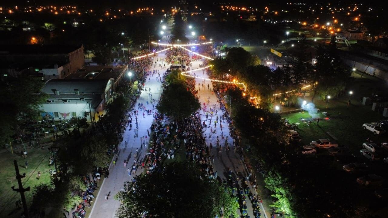 En este momento estás viendo Ceres reunió 5000 personas en su noche de carnaval