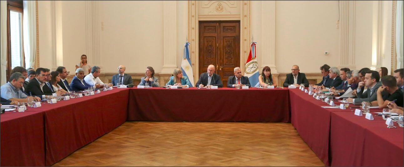 Lee más sobre el artículo El gobernador Omar Perotti encabezó un nuevo encuentro de la Junta Provincial de Seguridad en Rosario