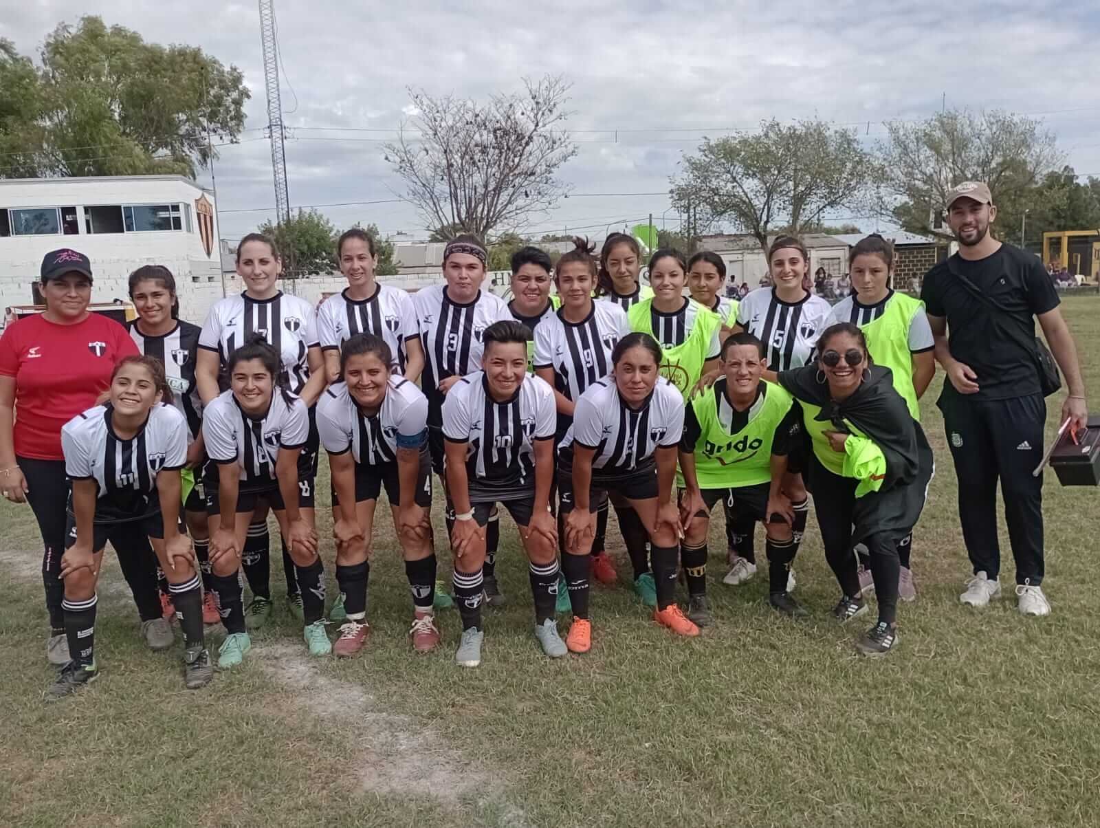 Lee más sobre el artículo Se jugó en Arrufo el segundo encuentro oficial de Fútbol Femenino