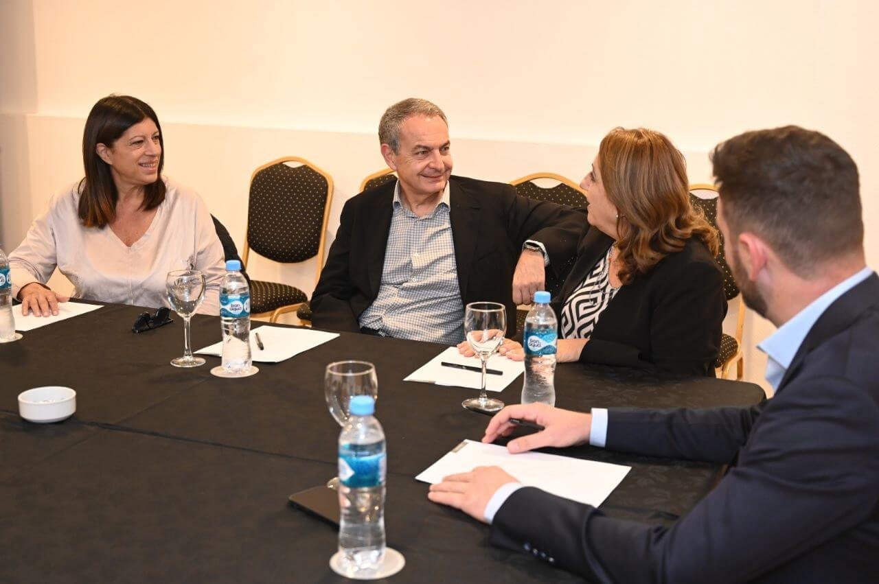 Lee más sobre el artículo Antes de su lanzamiento Clara Garcia y dirigentes socialistas se reunión con Jose Luis Rodriguez Zapatero