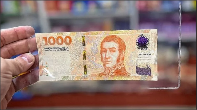 En este momento estás viendo El nuevo billete de $1.000 con la imagen de San Martín ya está en circulación