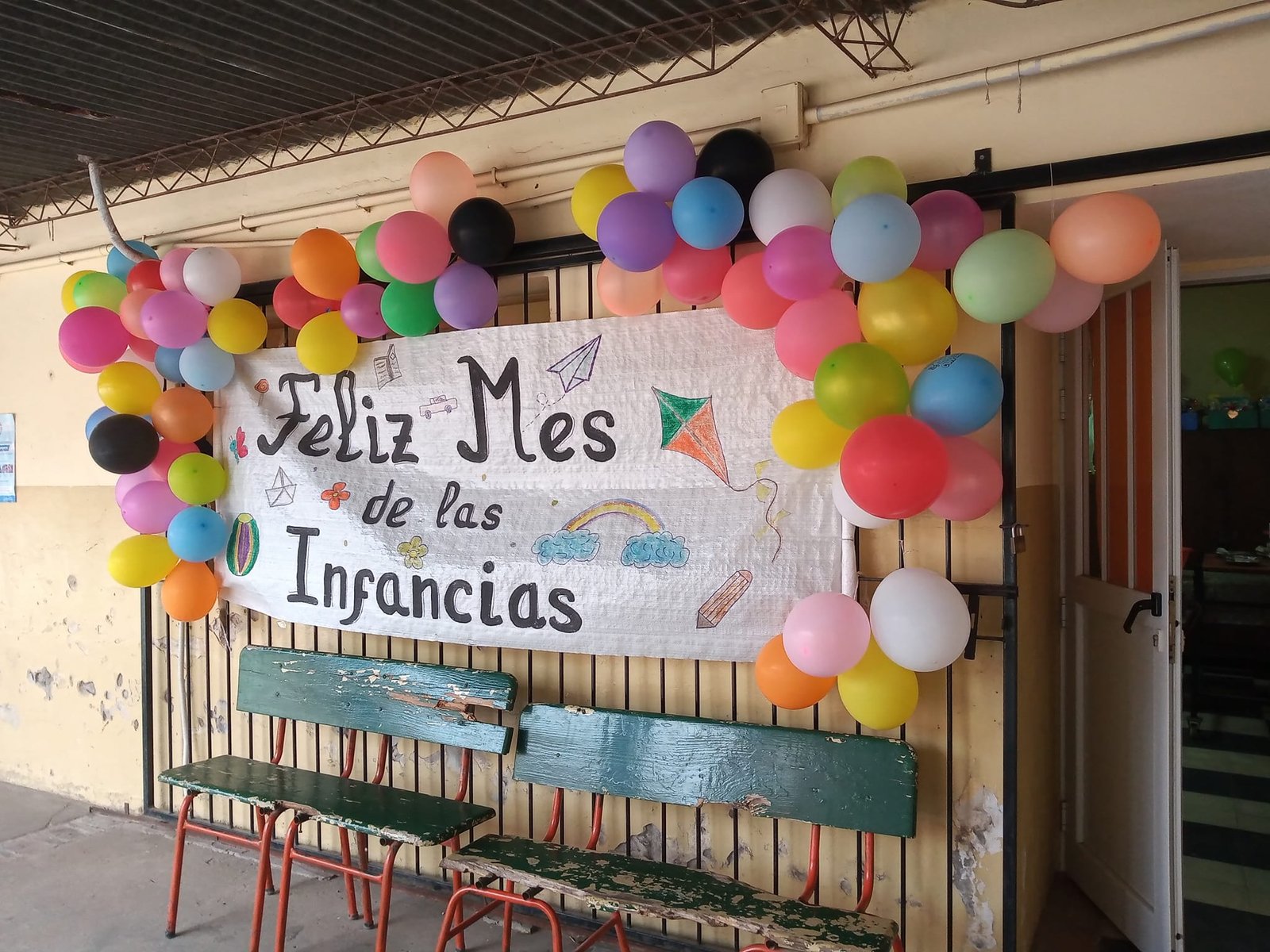 Lee más sobre el artículo Que sean felices los niños: En la Escuela 975 se festejó con todo