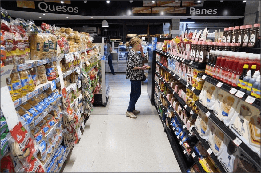 Lee más sobre el artículo Los supermercados recibieron listas con aumentos de hasta 45% tras la elección