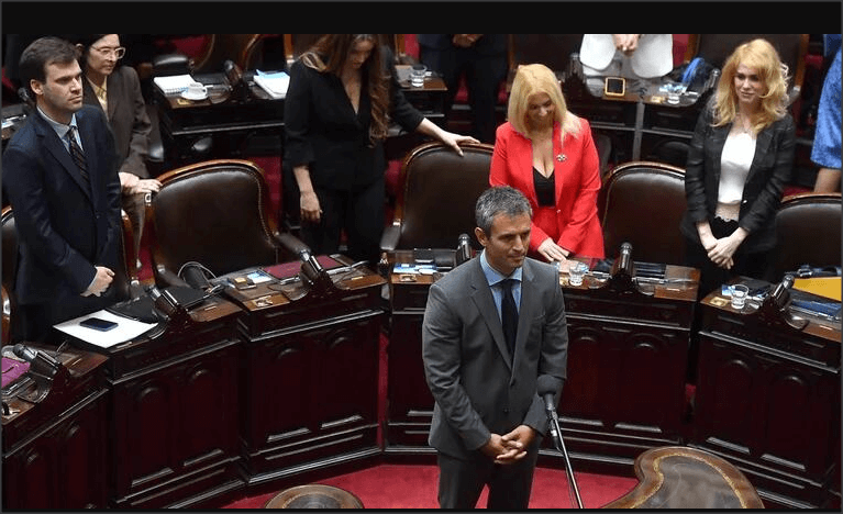 En este momento estás viendo Juraron los nuevos 130 diputados y Martín Menem asumió como presidente de la Cámara baja