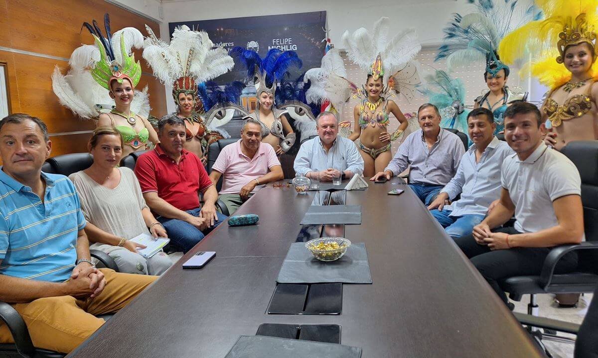 En este momento estás viendo El Senador Michlig y el Diputado González presentaron la “Noche de Carnaval 2024” y la “Copa Dpto. San Cristóbal”