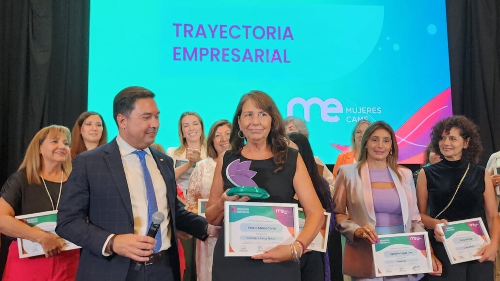 En este momento estás viendo FECECO felicitó a la empresaria sanguillermina Estela Maris Coria, por ser premiada como «empresaria del año»