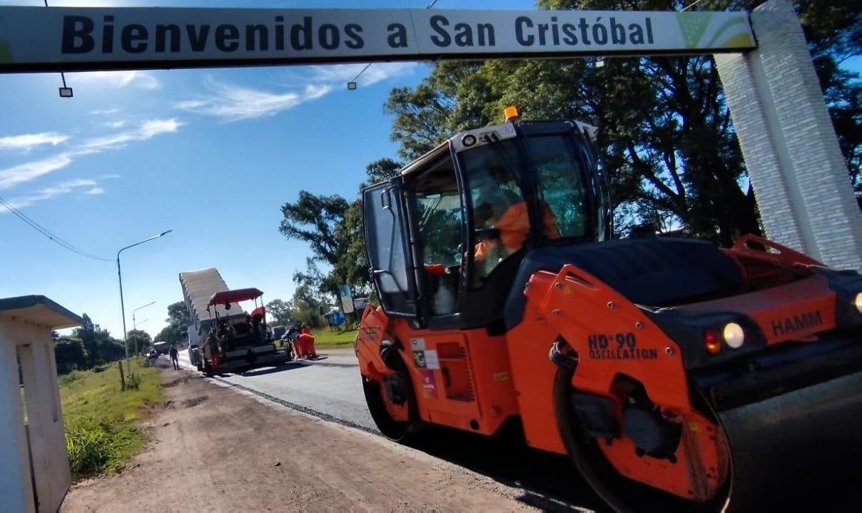 Lee más sobre el artículo La provincia repavimenta distintas rutas en el departamento San Cristobal