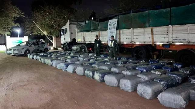 Lee más sobre el artículo Ceres: Gendarmeria incautó más de dos toneladas de hojas de Coca