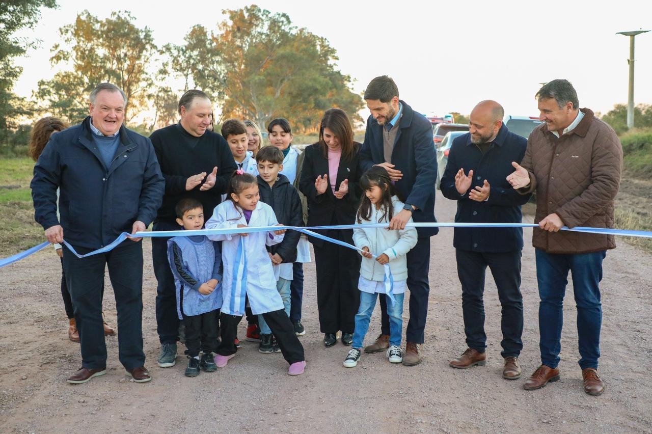 Lee más sobre el artículo Pullaro se sumó a los festejos por el cumpleaños de Hersilia e inauguró obras