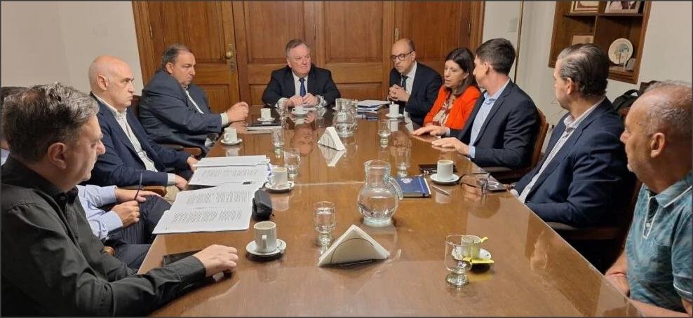 En este momento estás viendo Reunión para evaluar obra del anexo y puesta en valor de la Plaza frente a legislatura