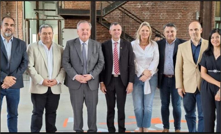 En este momento estás viendo Durante un trascendental acto licitatorio se recibieron 8 propuestas para la construcción de 6 gasoductos provinciales