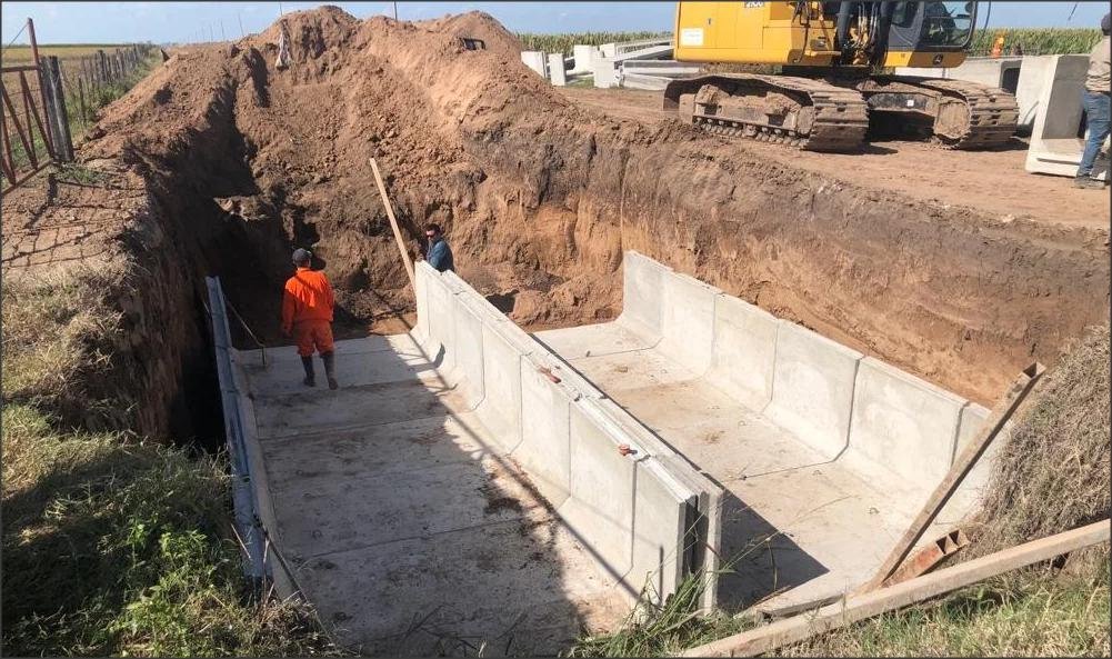 En este momento estás viendo La Provincia construirá una alcantarilla de grandes dimensiones para el escurrimiento del Canal San Carlos