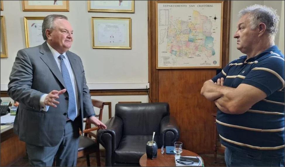 En este momento estás viendo El Senador Michlig recibió en Santa Fe al presidente Comunal de Monte Oscuridad