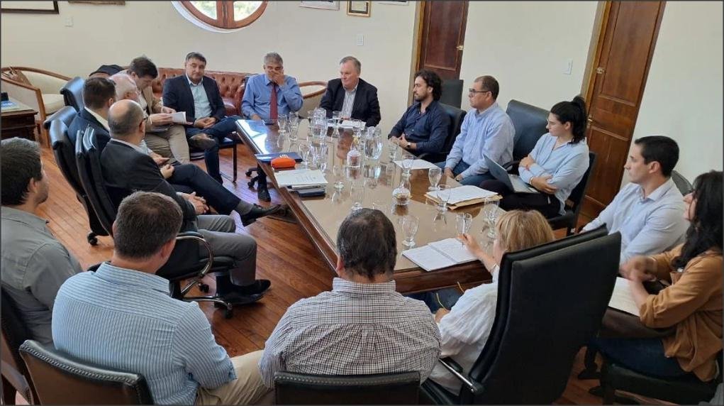 Lee más sobre el artículo Reunión interministerial para presentación de proyectos finales del “Plan de Desarrollo Turístico de Laguna La Verde”