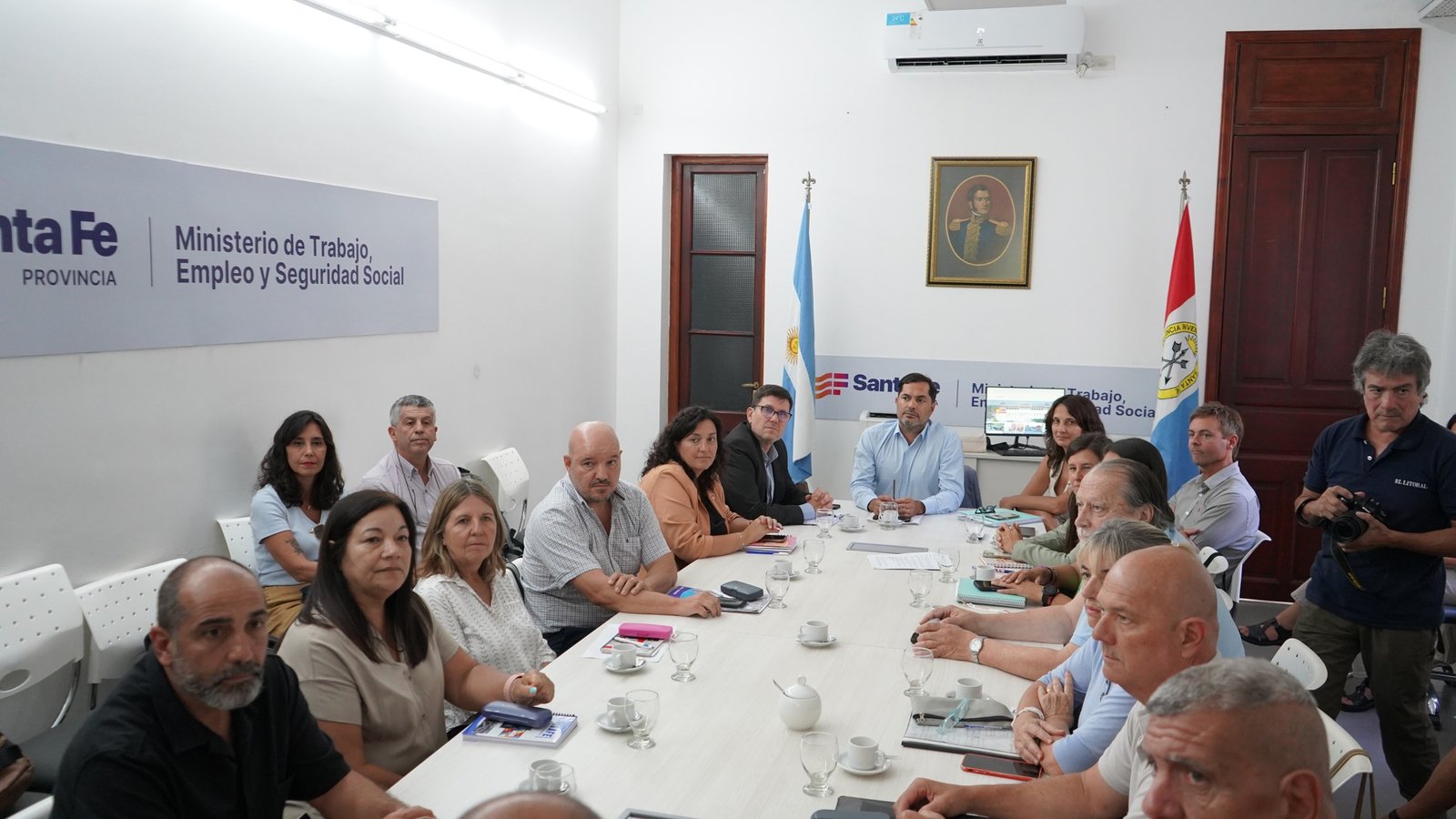 En este momento estás viendo Paritaria docente: Provincia y gremios se reunieron en el Ministerio de Trabajo