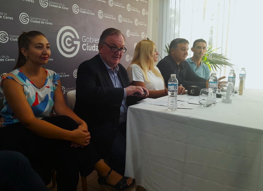 En este momento estás viendo El Senador Michlig entregó en Ceres, obras menores para varias localidades