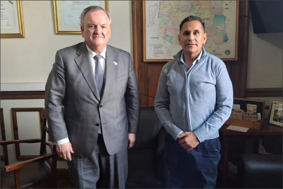 En este momento estás viendo El senador Felipe Michlig recibió al Pte. Comunal Marcelo Lind por gestiones y obras para Moisés Ville