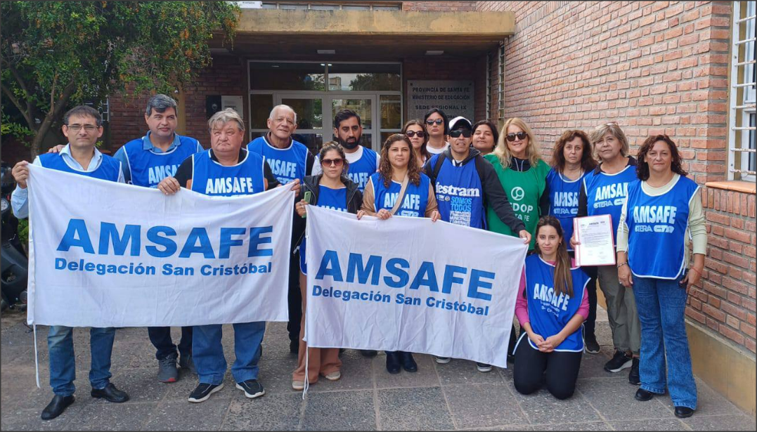 AMSAFE se movilizó frente a la sede de la Dirección Regional de Educación