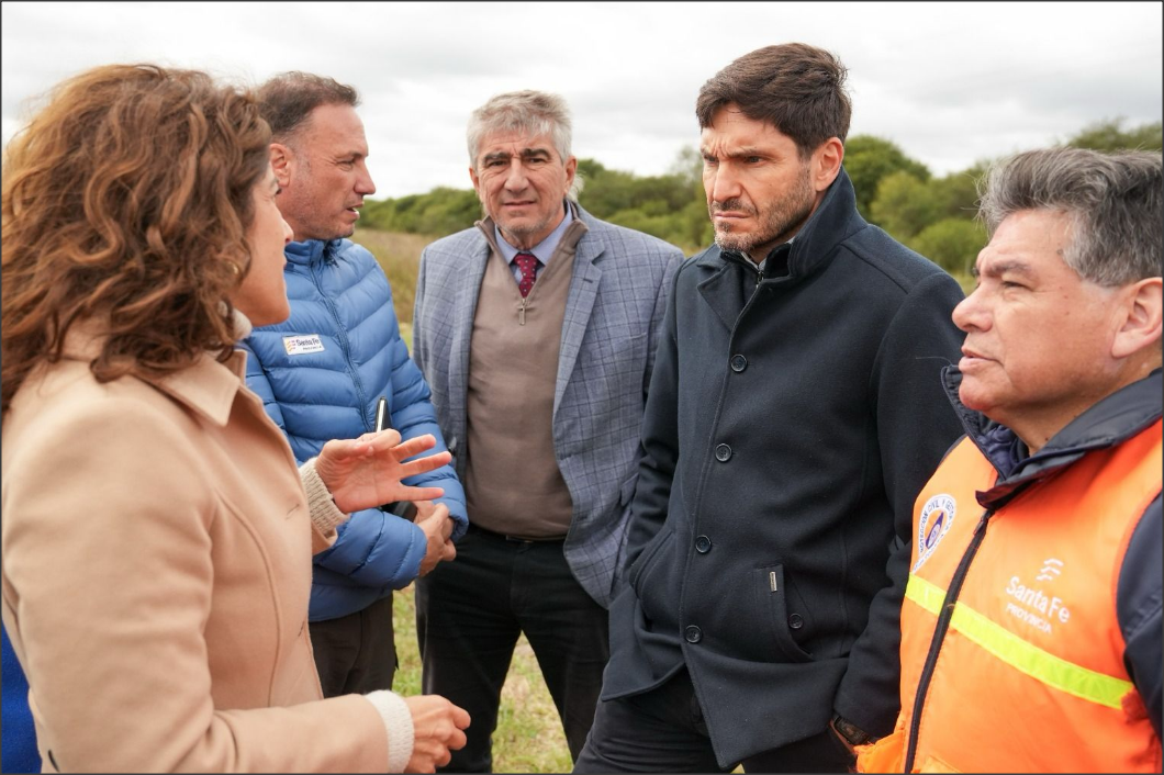 En este momento estás viendo Pullaro recorrió Vera y ponderó las obras realizadas para escurrir el agua