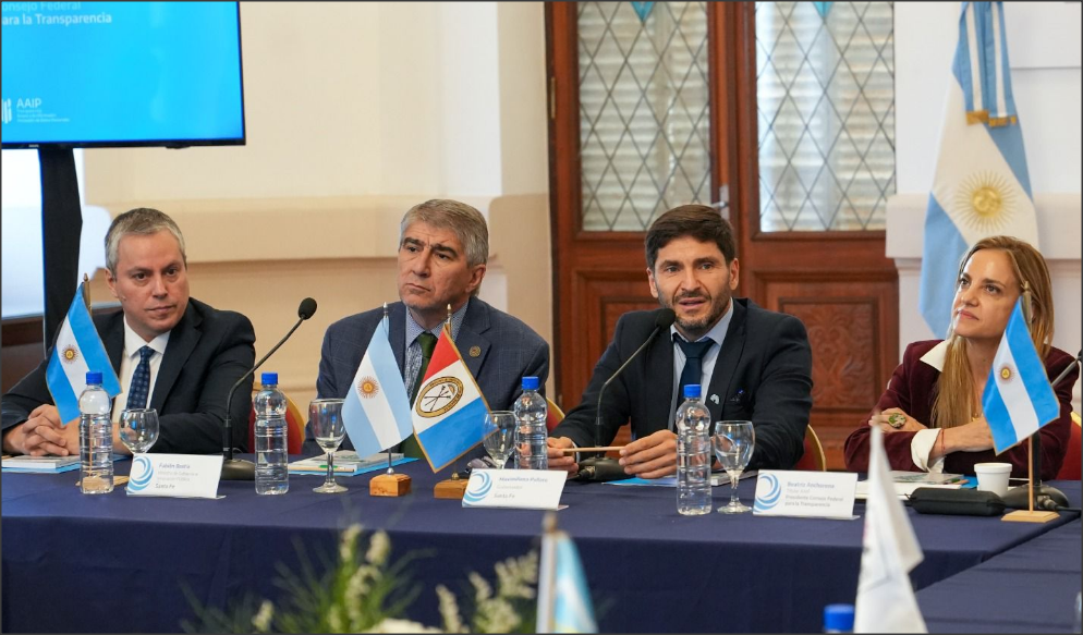 En este momento estás viendo Pullaro: “La nueva Constitución debe consagrar la información publica y la transparencia”