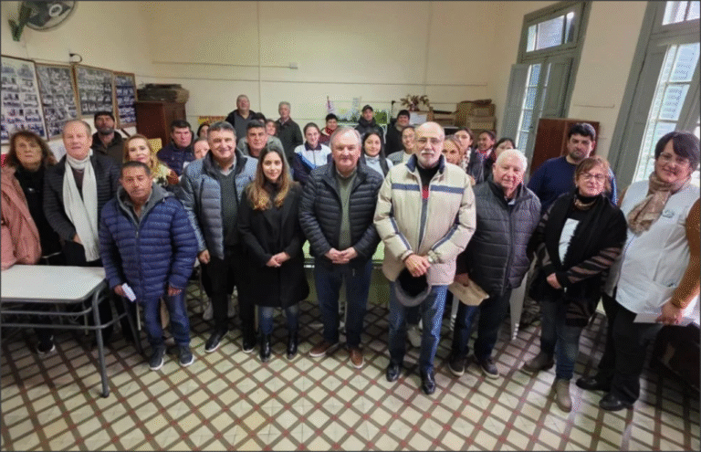 El Senador Michlig y el Diputado González entregaron aportes gubernamentales en Arrufó y Soledad