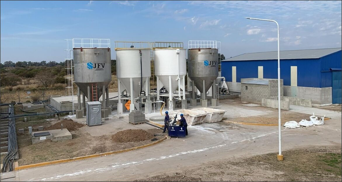 En este momento estás viendo Enrico detalló los avances de los acueductos que llevarán agua potable a miles de santafesinos